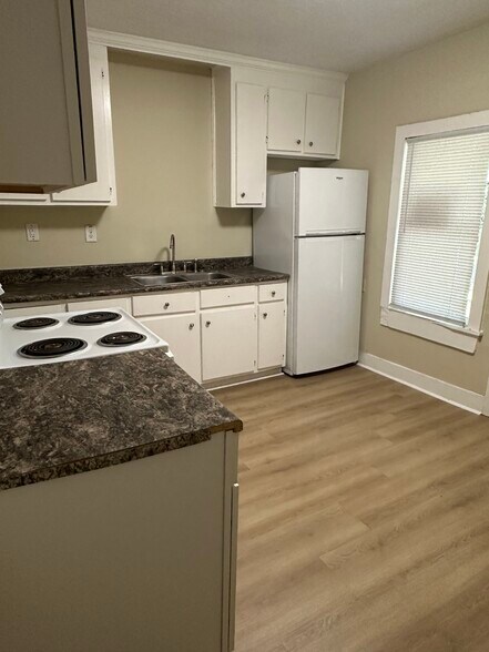 Building Photo - 734 17th St