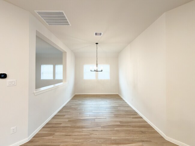 Building Photo - 42504 Rustico Rd