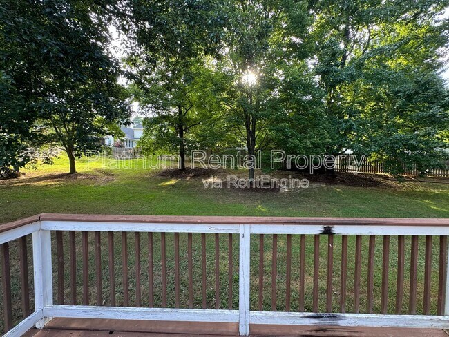 Building Photo - 1702 Stonegate Way SW
