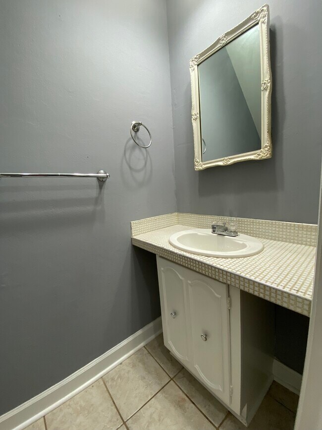 Building Photo - 401 Advocate Ct