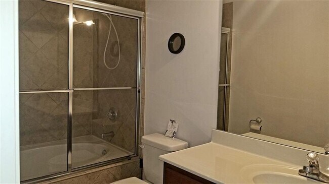 Building Photo - 524 Twinrose Way