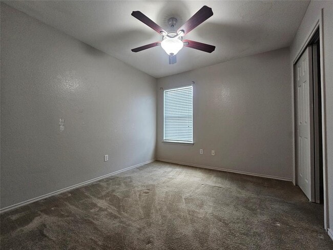 Building Photo - 130 Star of Texas Dr