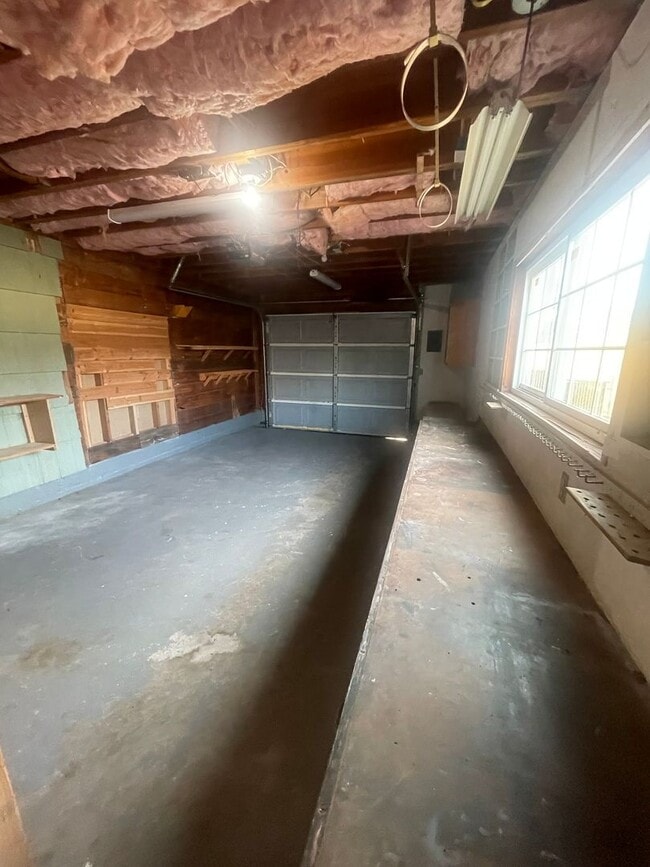 Building Photo - Charming 3 Bedroom Home Lebanon Home with Large Fenced Yard! **$500.00 Off First Full Month's Ren...