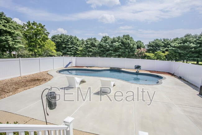 Building Photo - 15617 Mockingbird Ln