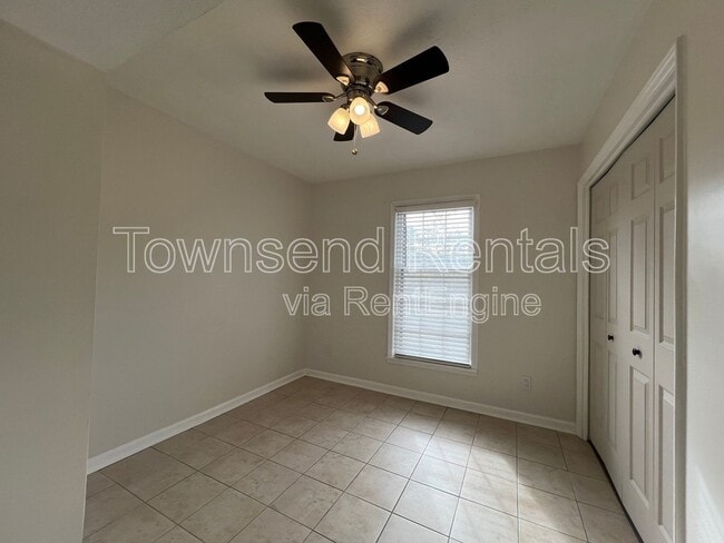 Building Photo - 5449 Thompson Cir