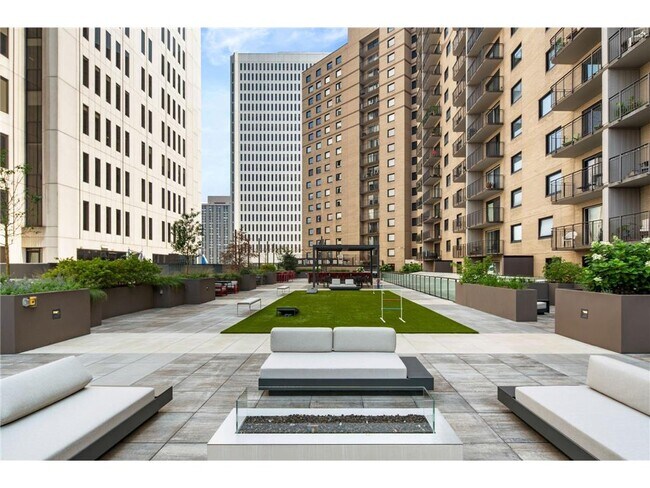 Building Photo - 121 Washington Ave S