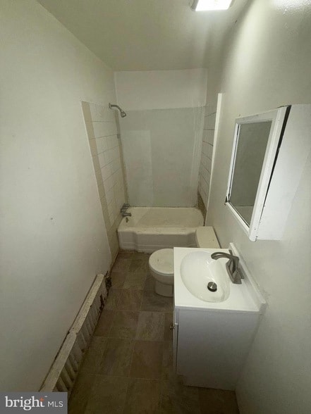 Building Photo - 663 Kohn St