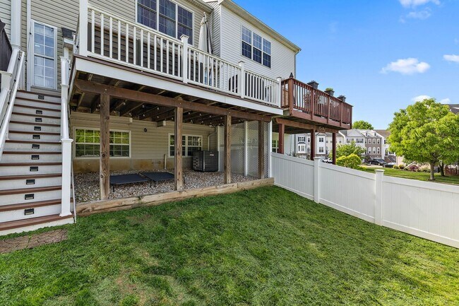 Building Photo - Beautiful Townhome in Ballymeade