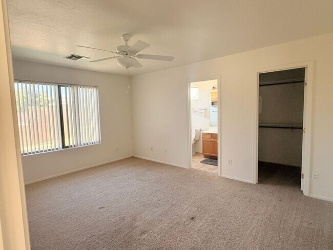 Building Photo - Cul-de-Sac Living | 3 Bed + Bonus Room | Pool + Greenbelt Views