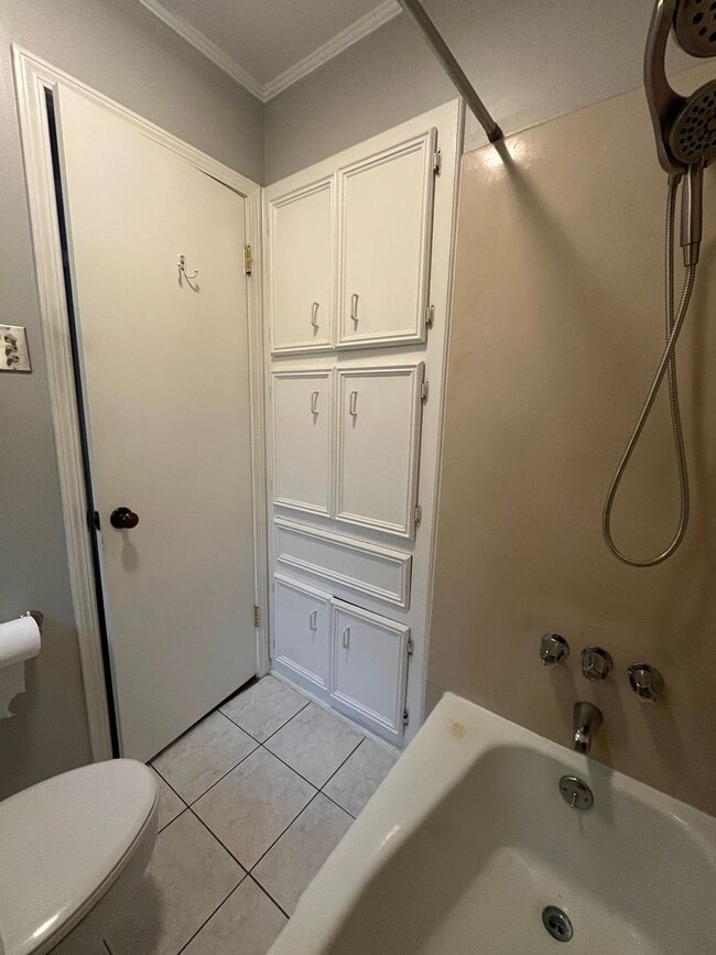 Building Photo - 617 Turtle Creek Dr