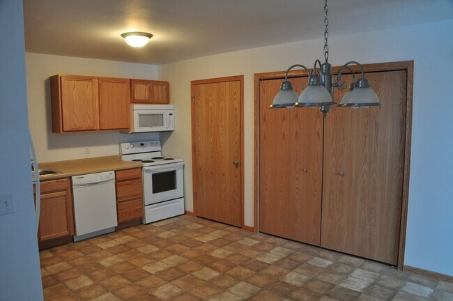 Building Photo - 2510 Trindal St