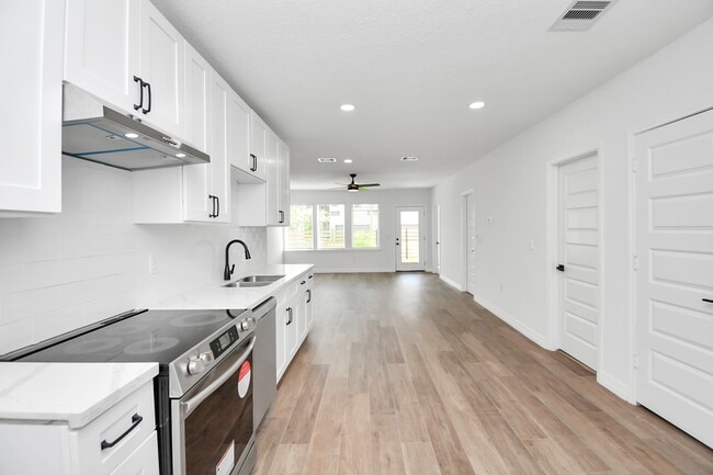 Building Photo - 2812 Truxillo St