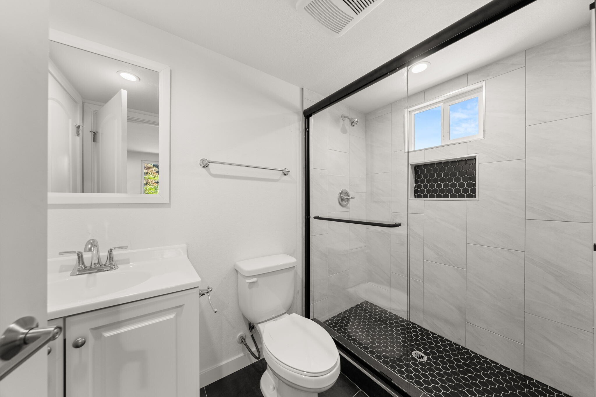 Building Photo - 4700 S Gramercy Pl