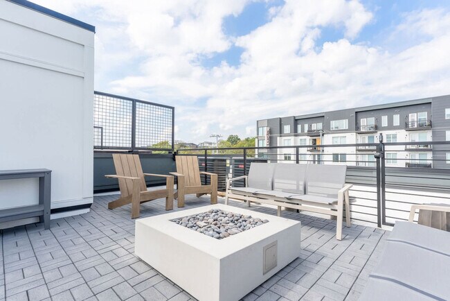 Building Photo - 87 Lucile St