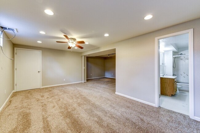 Building Photo - 3873-3883 West 89th Way