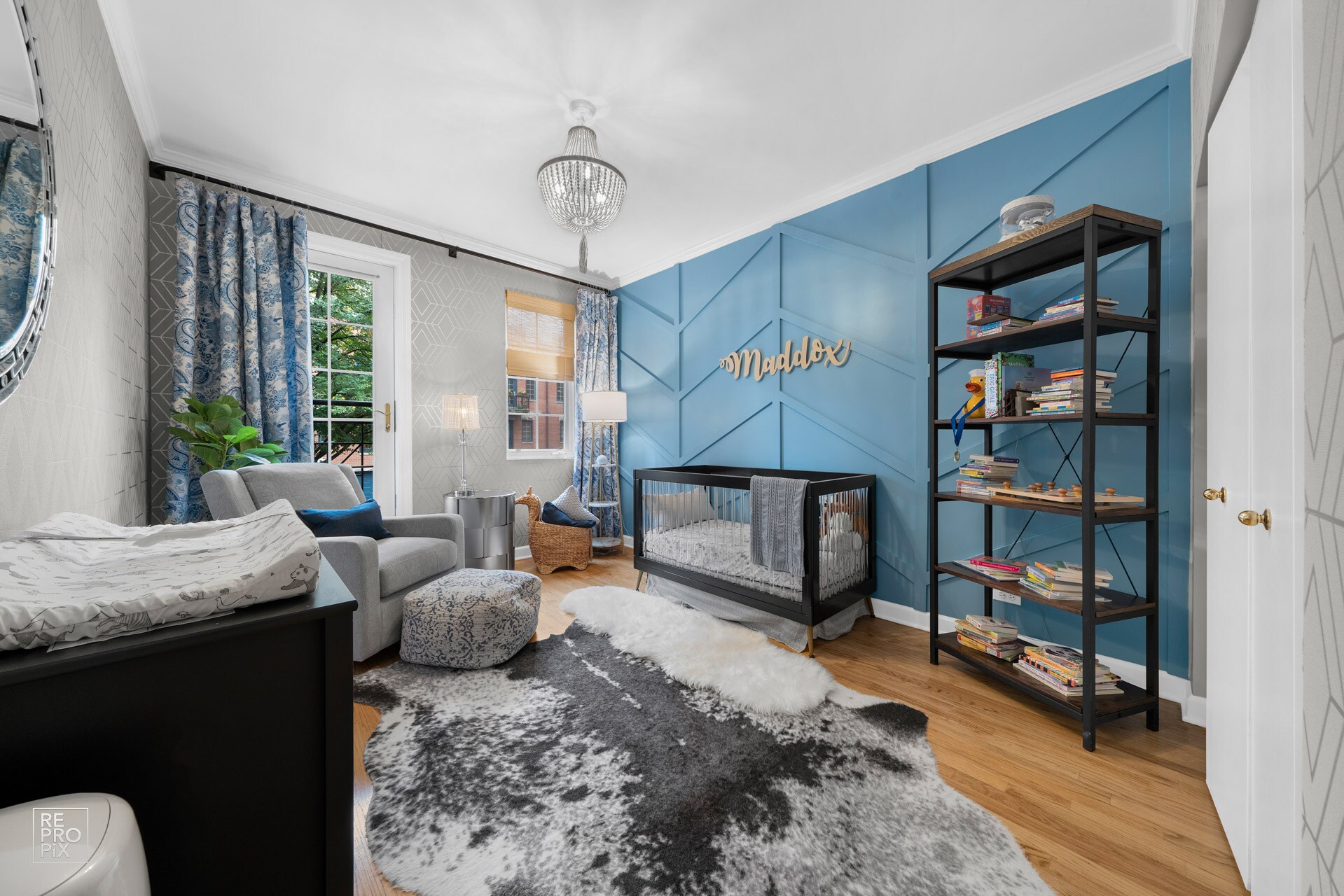 Building Photo - 355 W Superior St