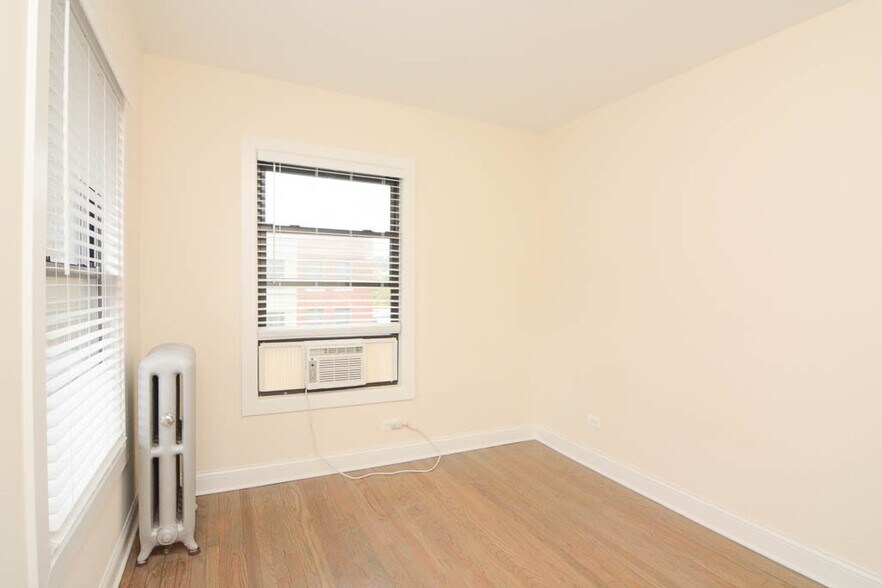Building Photo - 2645 N Spaulding Ave