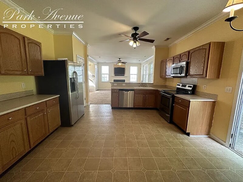 Building Photo - 6300 Gatesville Ln