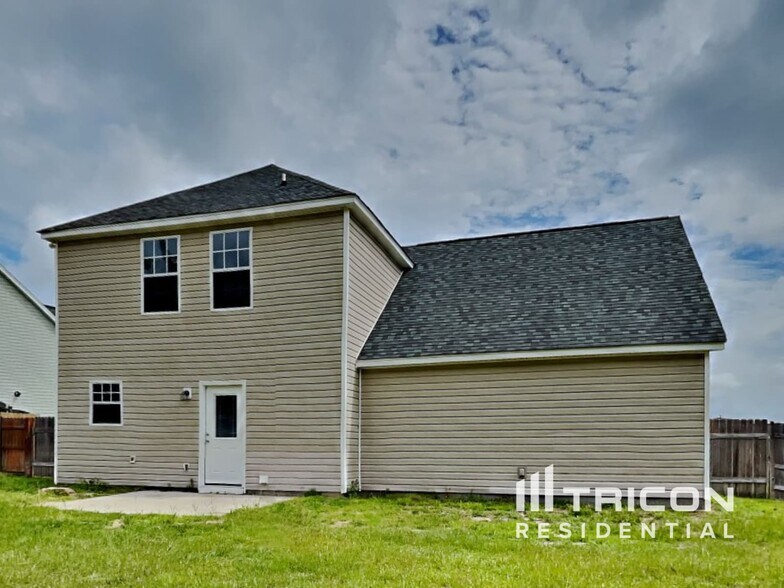 Building Photo - 248 Loop Rd