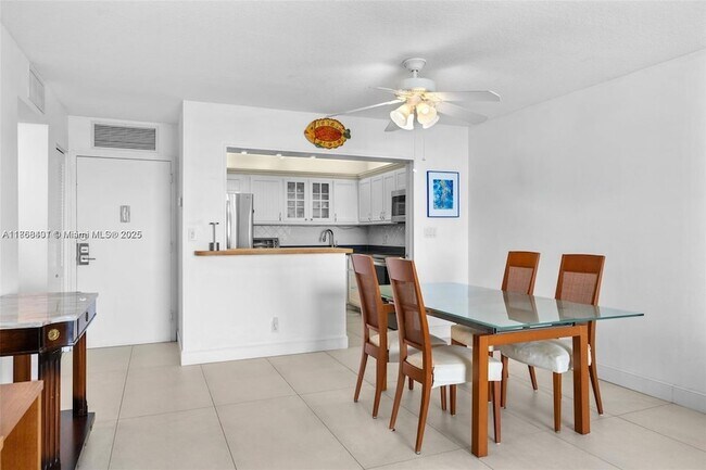 Building Photo - 2201 S Ocean Dr