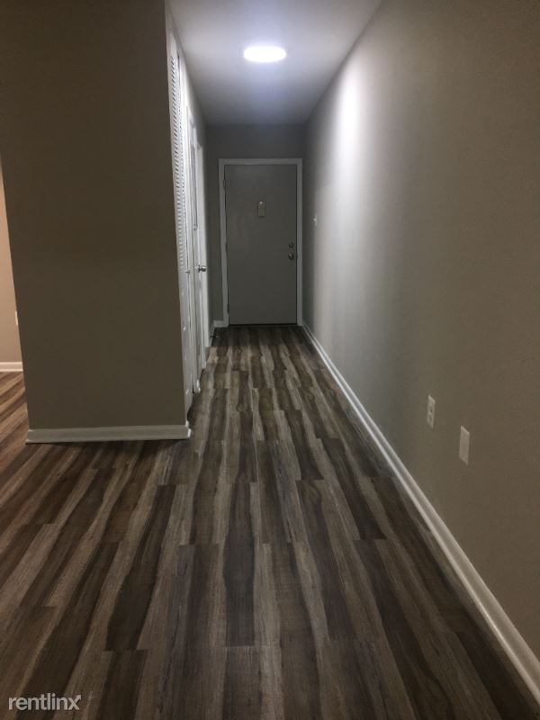 Building Photo - 1 br, 1 bath Condo - 10626 Weymouth St