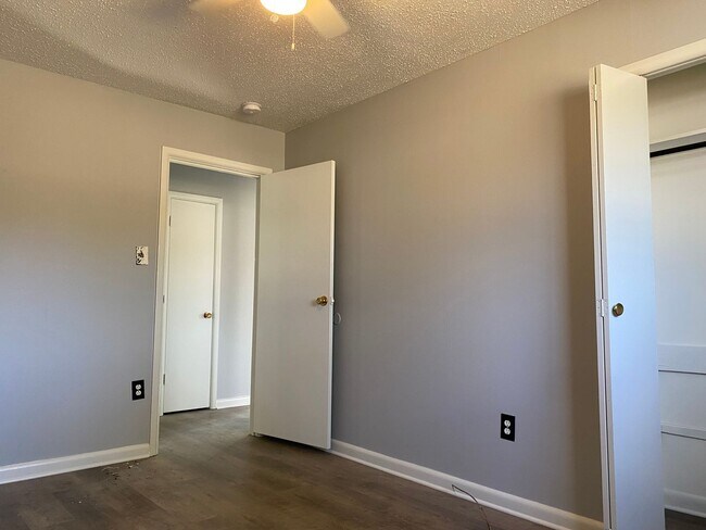 Building Photo - 406 Harper Ln