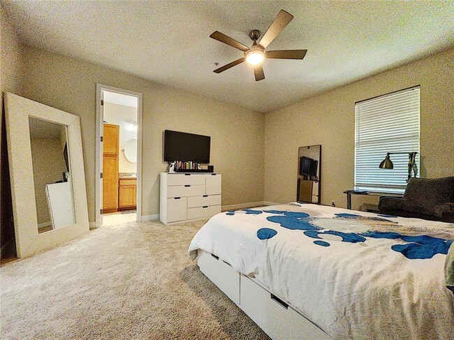 Building Photo - 3210 W Horatio St