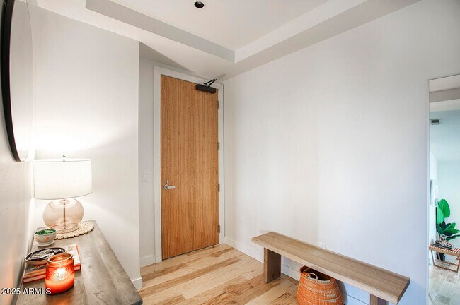 Building Photo - 208 W Portland St