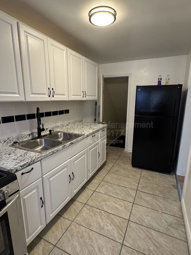 Building Photo - 4430 Shamrock Ave