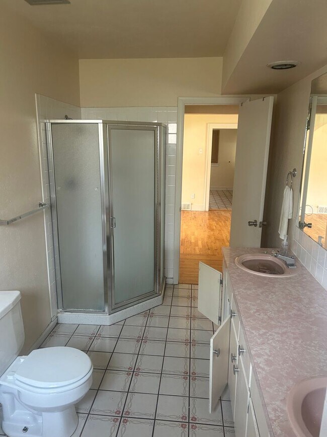 Building Photo - 3 Bedroom Home in Frederick - Available Now!