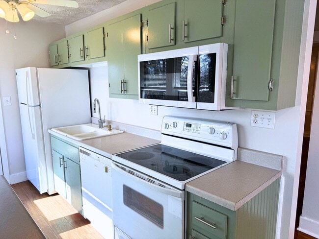 Building Photo - East AVL - Renovated Oakley Bungalow