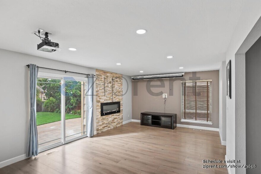 Building Photo - 3173 Ingersoll Pl