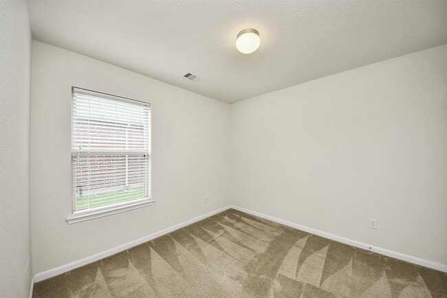 Building Photo - 3302 Regal Park Ln