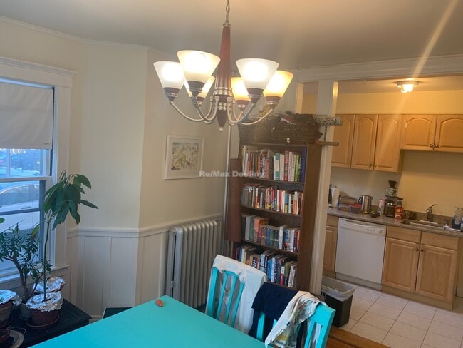 Building Photo - 33 Concord Ave