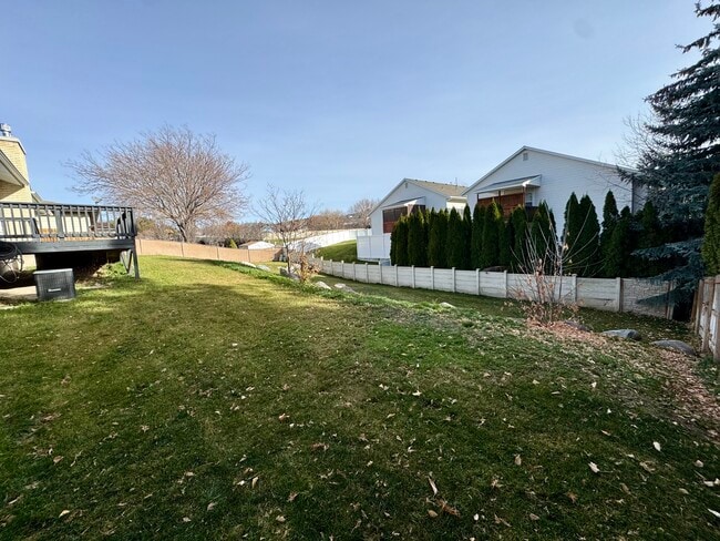 Building Photo - 2474 S Fairway Dr