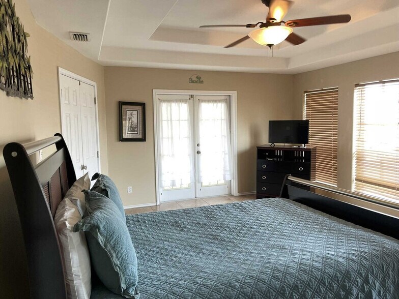 Building Photo - 126 Pike St