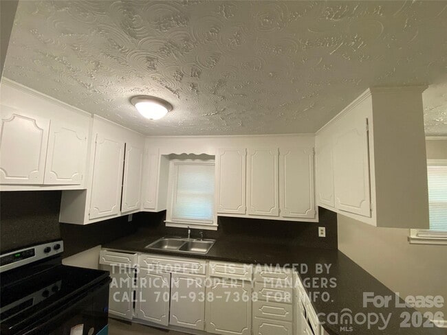 Building Photo - 501 Rosemont Ave