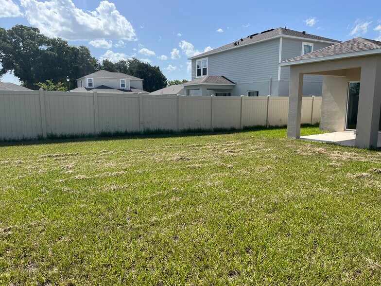 Building Photo - 2571 Driftwood St