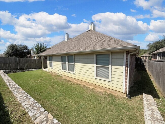 Building Photo - 1713 Lake Way Dr
