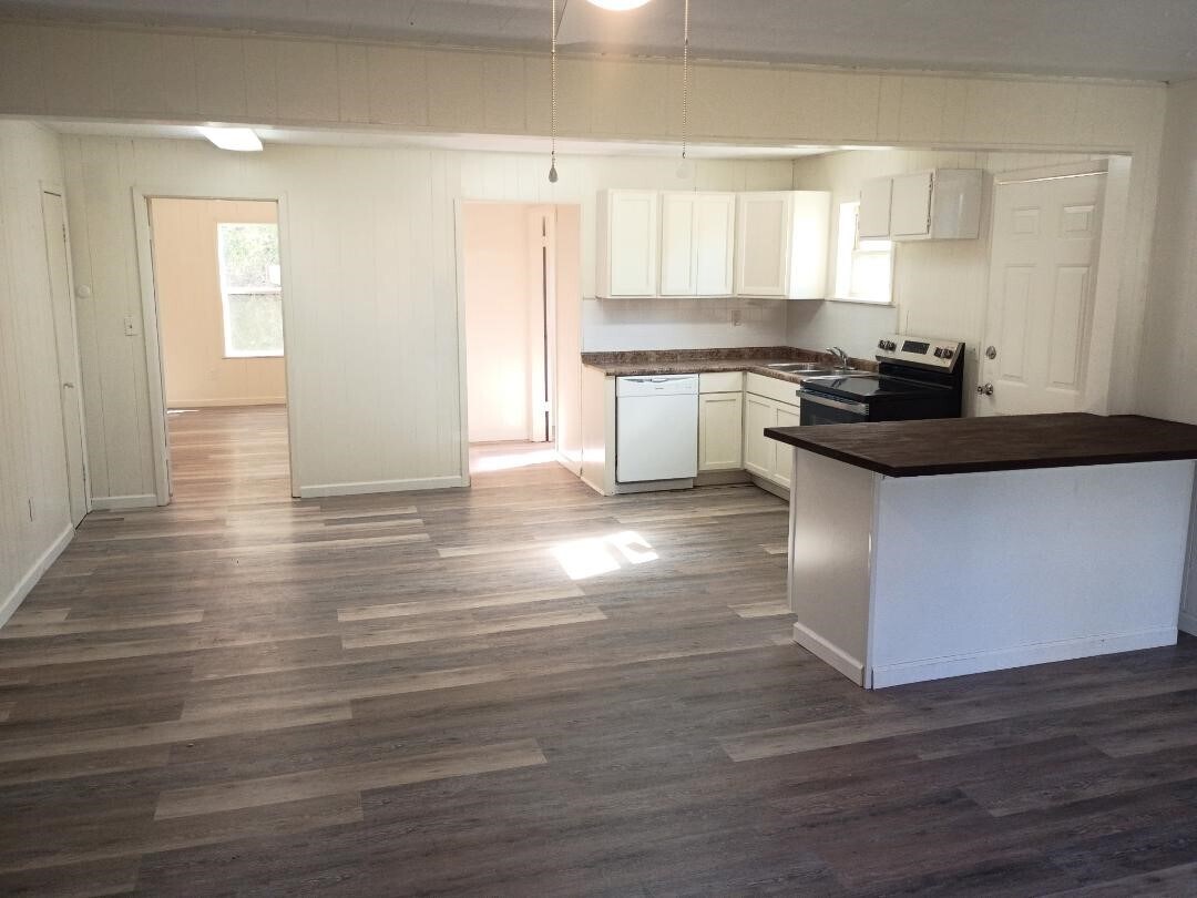 Building Photo - 1558 N Fletcher St