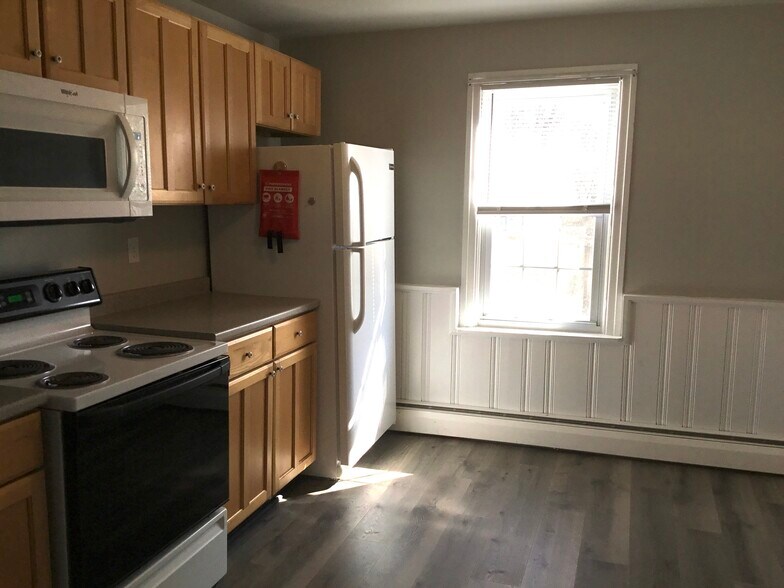 Building Photo - 6 S Ridge Rd