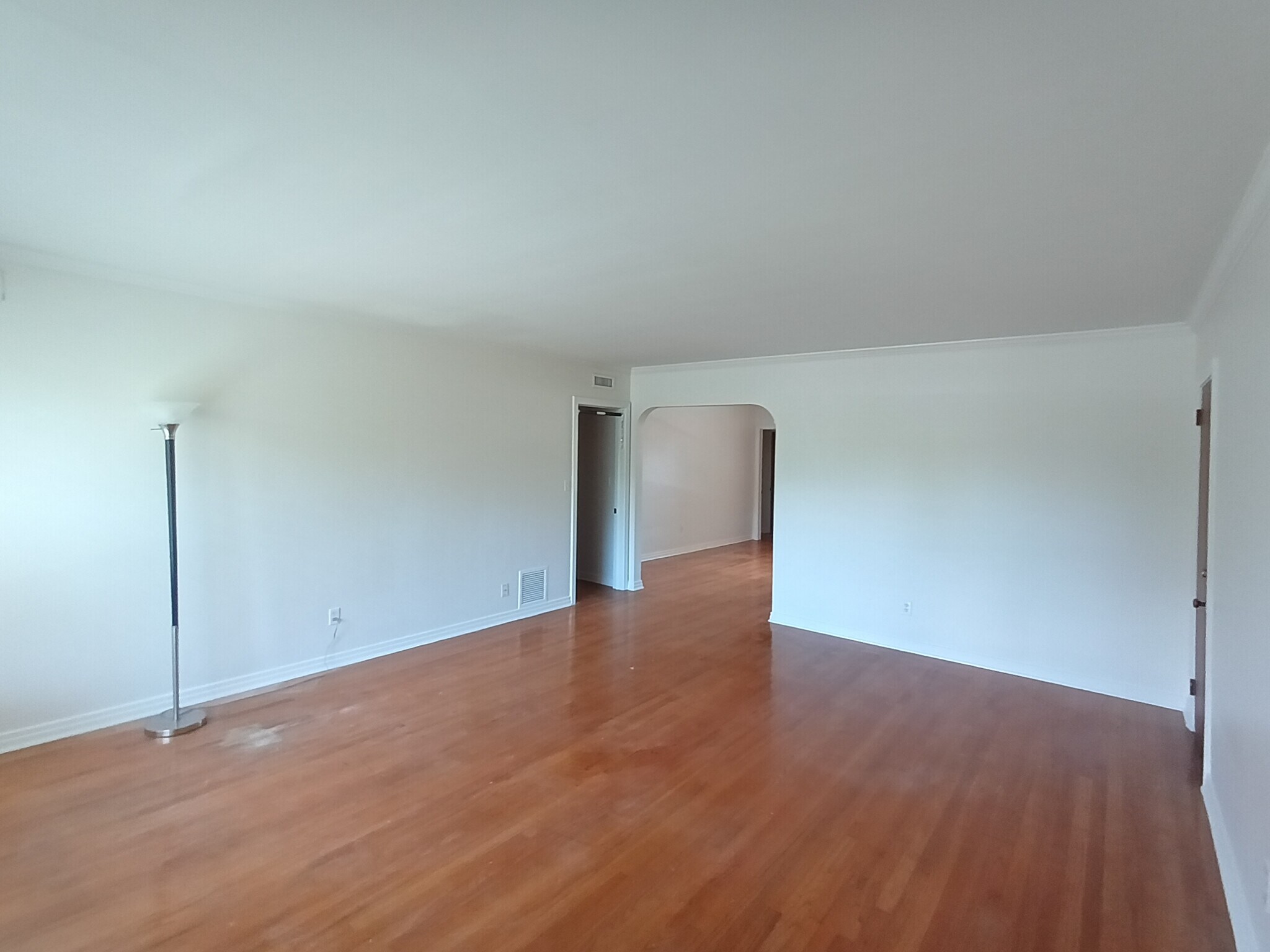 Building Photo - 2943 St Johns Ave