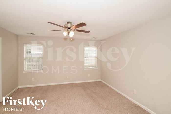 Building Photo - 4005 Cambridge Dr