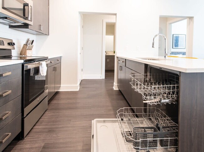 Building Photo - 228 Pike St