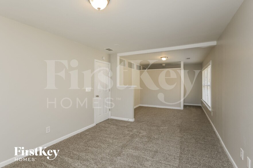 Building Photo - 5520 Stevehaven Ln