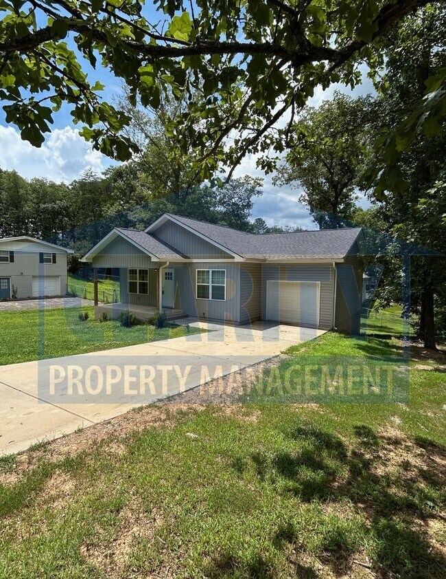 Building Photo - Newly constructed House w/ 3 Bedrooms!