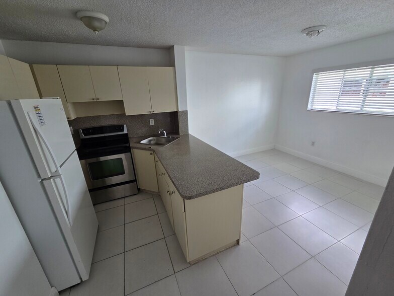 kitchen and dining room - 2460 W 56th St