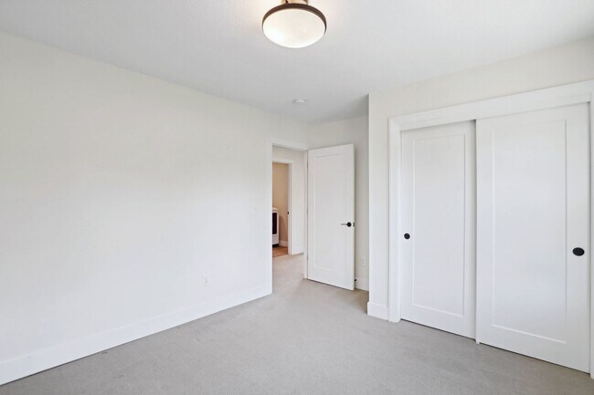 Building Photo - DESIRABLE CRESTON-KENILWORTH / CORNER LOT, LUXURY 4 BEDROOM, TWO EN-SUITES W/FULL BATHS