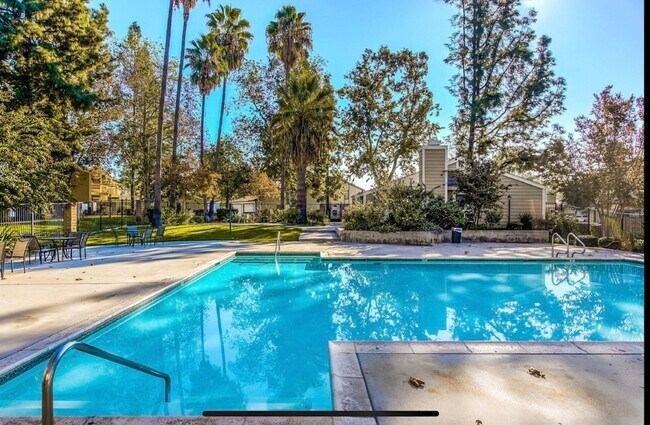 Building Photo - 514 Derby Rd