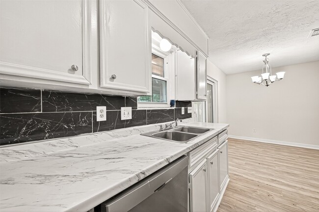 Building Photo - 4123 Cedar Gardens Dr